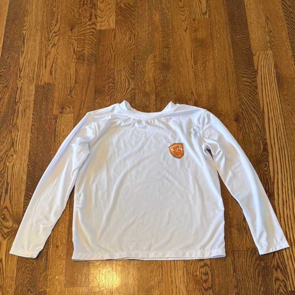 NWT InGear Boy’s White Long Sleeve Rashguard Size XS